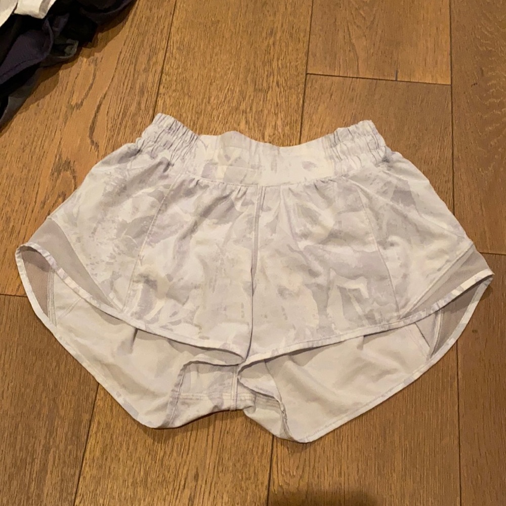 Lululemon size 2 white/grey shorts